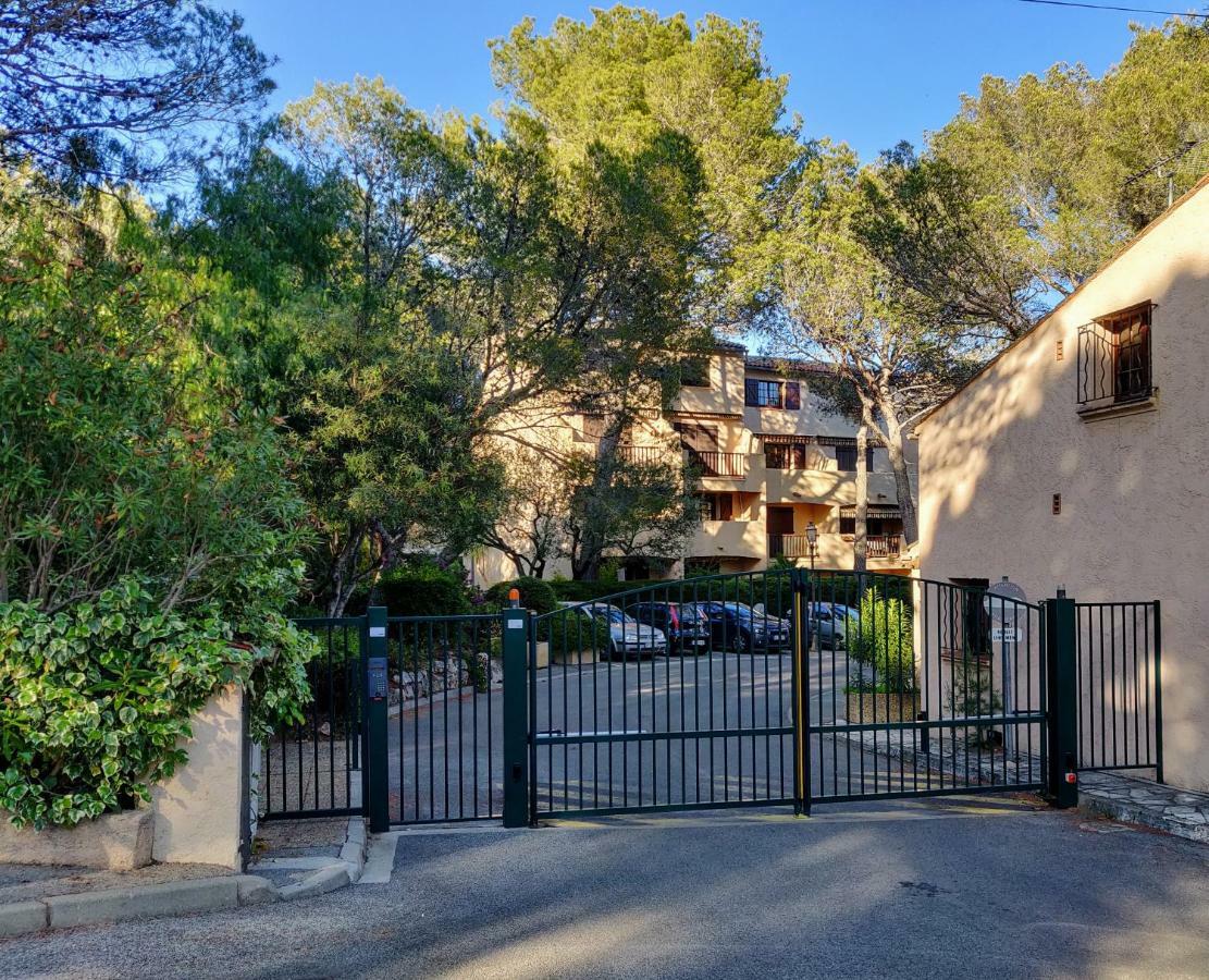 Le Hameau Des Pins Apartment Saint-Raphael  Exterior photo